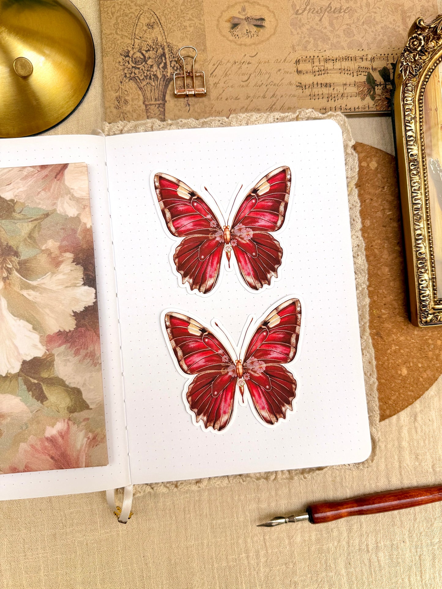 Mariposa - Large Vinyl Sticker